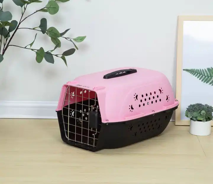 Pet carrier, travel crate for cats and small dogs.